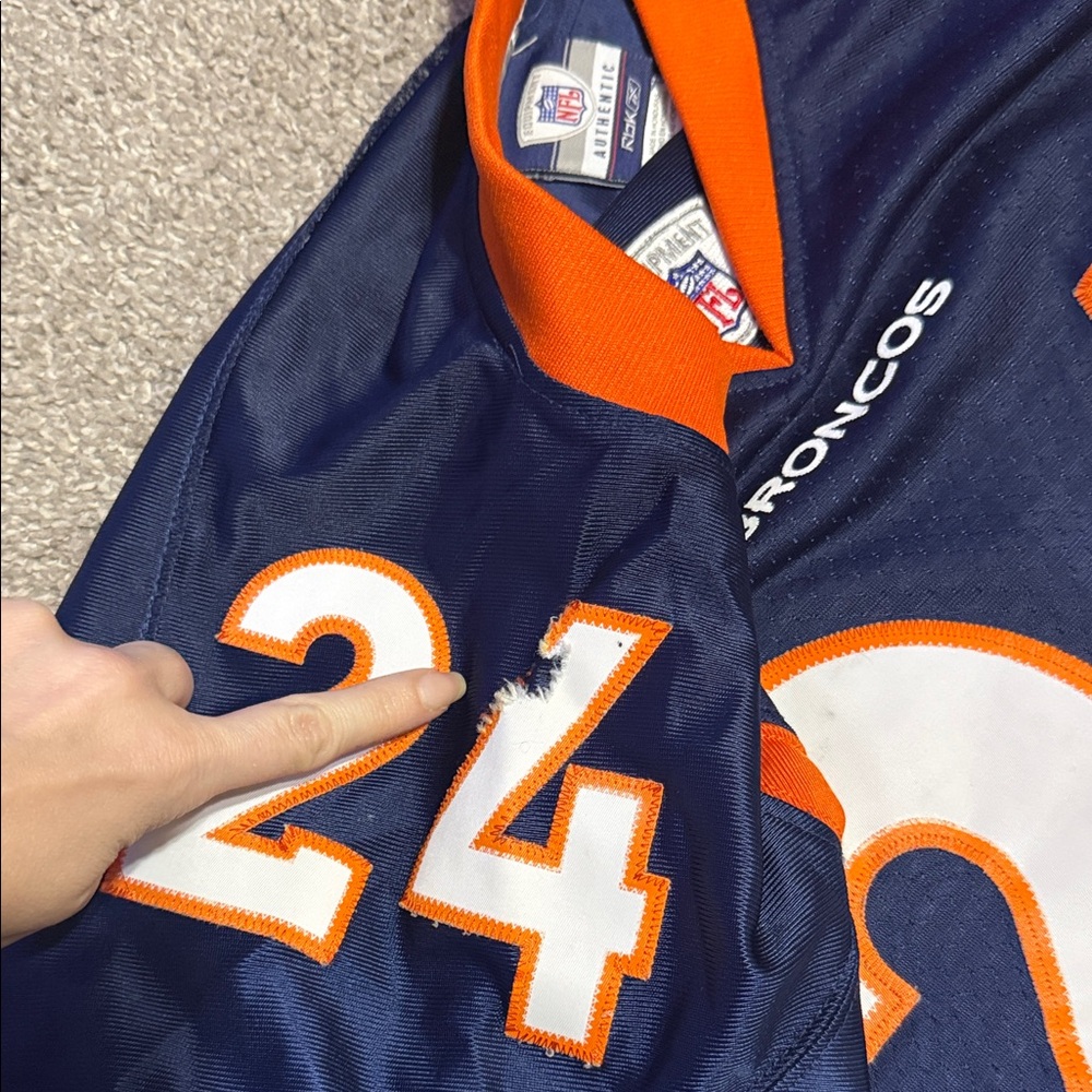 AUTHENTIC Bailey #24 Denver Broncos NFL Reebok Football Jersey L Men’s Length +2 - Picture 5 of 10
